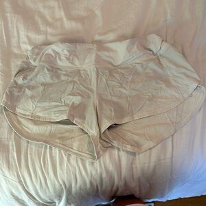 Lululemon white speed up shorts size 8